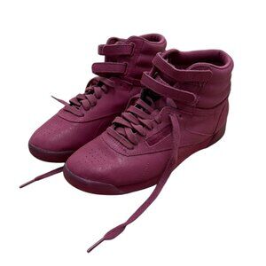 Women’s Reeboks pink leather 2010s size 7